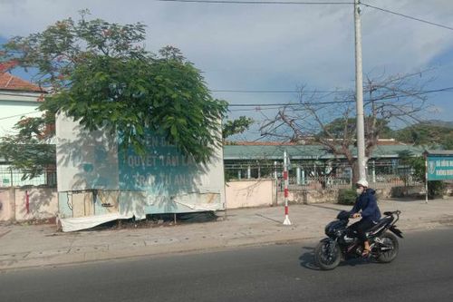 Cần làm mới pa nô tuyên truyền