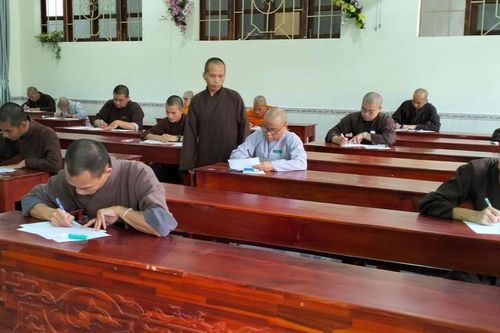 Bình Thuận: 43 Tăng Ni sinh tham gia kỳ thi tốt nghiệp khóa XI, năm học 2019-2023