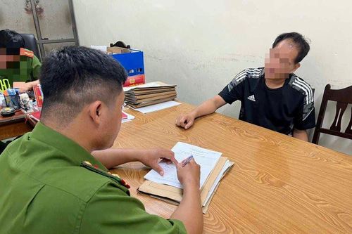 Quảng Bình: Phát hiện nam thanh niên 'ôm' gần 2.000 viên ma túy tổng hợp
