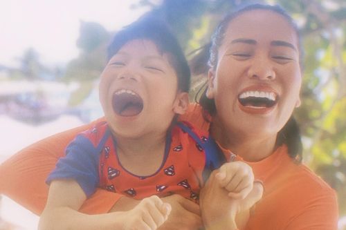 Xúc động với cách Bình 'Cuộc đời vẫn đẹp sao' sử dụng tiền cát-xê đóng phim