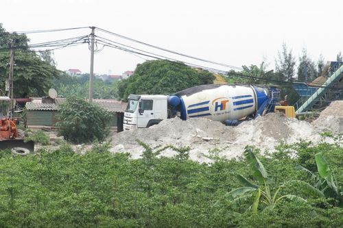 Xử lý vi phạm, quản lý hoạt động trung chuyển, sản xuất vật liệu xây dựng tại bến Lời – Chuyện không riêng ở Gia Lâm