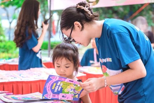 Nhóm bạn trẻ tổ chức hội chợ sách, lan tỏa văn hóa đọc