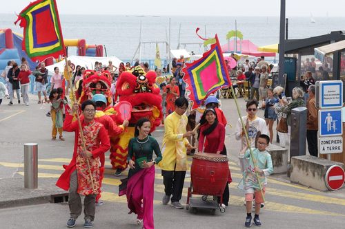 Festival Vietnam tại thành phố biển Larmor-Plage