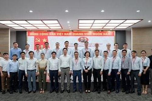 Bí thư Đảng ủy, Chủ tịch Hội đồng Quản trị PV GAS tham dự và chỉ đạo các Hội nghị sơ kết giữa nhiệm kỳ đảng bộ cơ sở