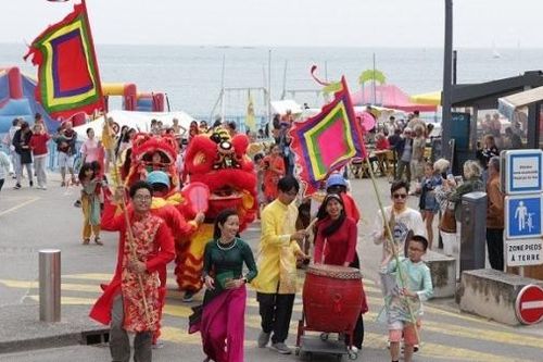 Ấn tượng Festival Vietnam lần đầu tiên được tổ chức tại thành phố biển Larmor-Plage