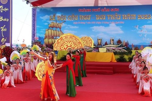 Đặc sắc Lễ hội cầu ngư, bơi trải ở Sầm Sơn