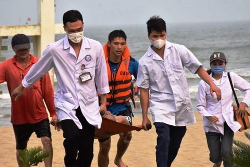 Chiến sĩ công an trẻ nhiều lần cứu nạn nhân đuối nước trên biển