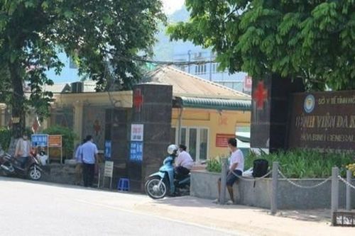 Bản tin 8H: Một phụ nữ rơi từ tầng 8 bệnh viện xuống đất tử vong