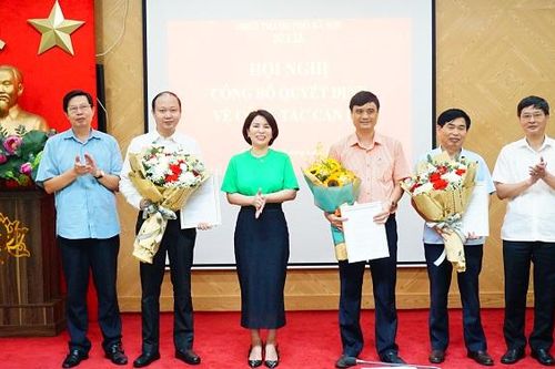 Sở Y tế Hà Nội công bố nhiều quyết định về công tác cán bộ