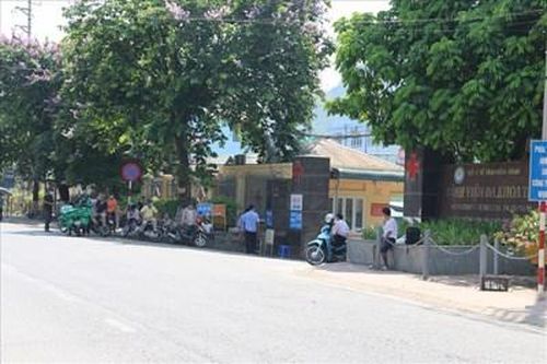 Người phụ nữ nhảy từ tầng 8 bệnh viện xuống đất tử vong