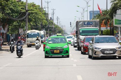 Hà Tĩnh tiếp tục nắng nóng gay gắt, có nơi trên 39 độ C