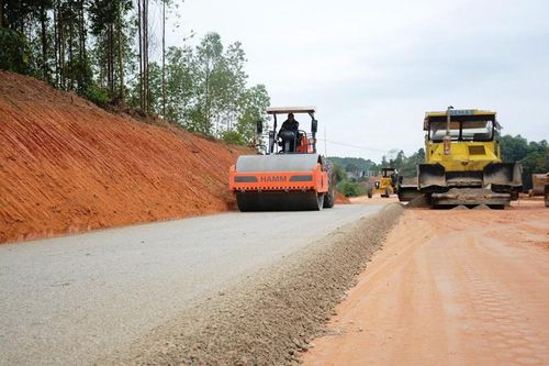 Dự án giao thông qua Cà Mau và khu vực Tây Nguyên bị chậm tiến độ