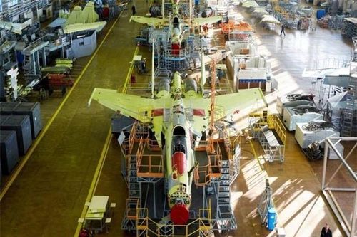 Không quân Nga nhận hàng loạt tiêm kích Su-35 giữa tình hình nóng