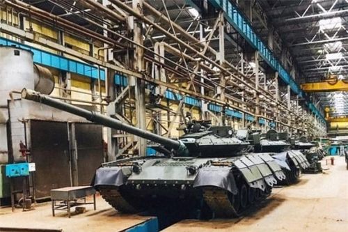 Tại sao nhà máy sản xuất xe tăng Omsk lại không sản xuất T-90?