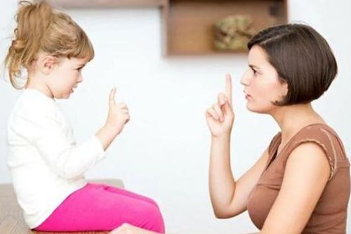 Trẻ có 2 đặc điểm này dễ bị bắt nạt ở trường, cha mẹ cần quan tâm con nhiều hơn