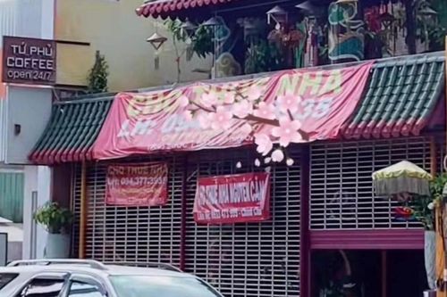 Quán cà phê Tứ Phủ đầu tư 15 tỷ gây xôn xao cộng đồng mạng nay treo biển đóng cửa?