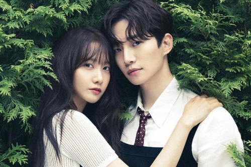 Yoona (SNSD) và Junho (2PM) đang hẹn hò, công ty quản lý lên tiếng?