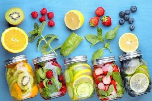 Thứ nước 'thần kỳ' được quảng cáo giúp thải độc, diệt tế bào ung thư: Chuyên gia nói gì?