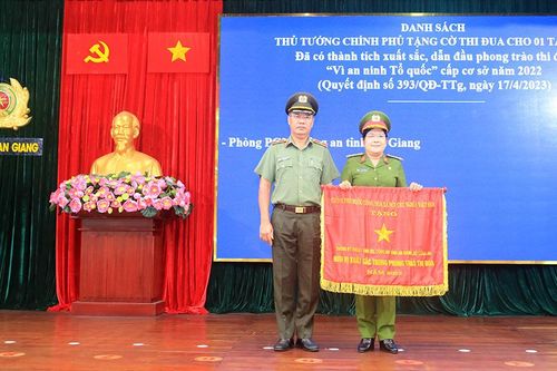 Khen thưởng nhiều tập thể, cá nhân Công an tỉnh An Giang