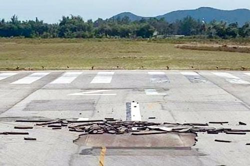 Tạm đóng cửa sân bay Vinh 24 tiếng để khắc phục sự cố đường băng bị nứt