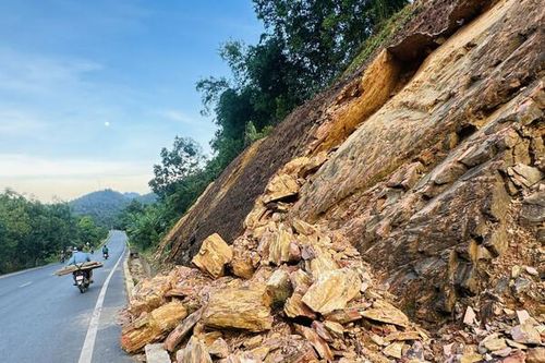 Thanh Hóa: Tiềm ẩn nguy cơ sạt lở trên Quốc lộ 217