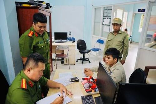 Bài 2: Truy tận gốc nhiều cơ sở chuyên dán bậy