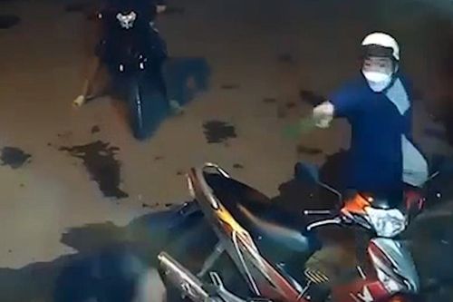 Bị phát hiện trộm chó, nhóm 'cẩu tặc' dùng hung khí đe dọa chủ nhà