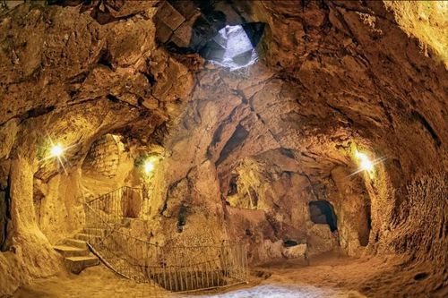 Phát hiện thành phố 18 tầng bỏ hoang ngay dưới tầng hầm nhà dân