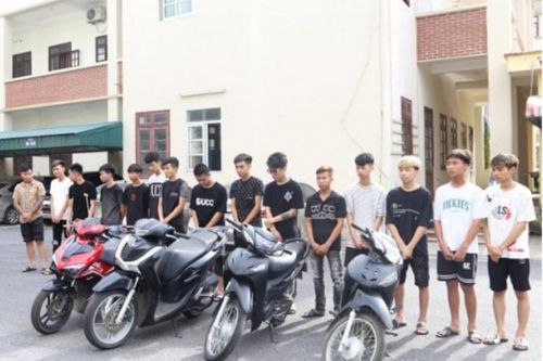 Hai thiếu niên dưới 16 tuổi tham gia nhóm 'kéo lê hung khí trên đường phố'