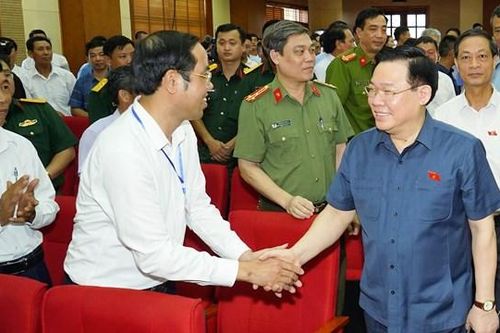 Chủ tịch Quốc hội Vương Đình Huệ tiếp xúc cử tri TP Hải Phòng