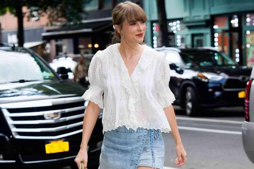 Quần giả váy hot trở lại nhờ Taylor Swift
