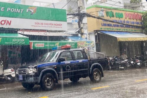 Cách phòng tránh điện giật trong lúc mưa lớn, gió giật mạnh