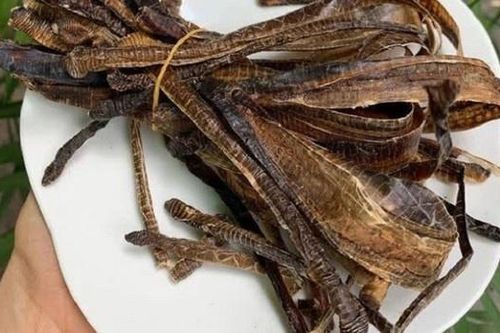 Giun đất sấy khô, tán nhỏ hòa nước uống chữa được hen suyễn?