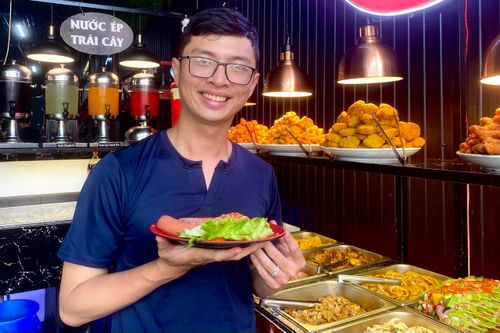 Buffet đặc biệt, giá chỉ 1.000 đồng cho người khó khăn ở TP.HCM