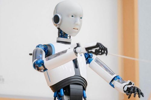 Robot nhạc trưởng lần đầu tiên ra mắt tại Hàn Quốc: Dù có điểm yếu chí mạng nhưng vẫn đáng mong chờ