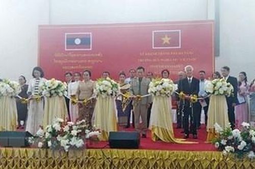 Nhà đa năng Trường Hữu nghị Lào - Việt Nam tỉnh Savannakhet (Lào) đưa vào sử dụng