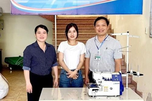 Gần 270 triệu đồng tặng phương tiện sinh kế cho hộ nghèo