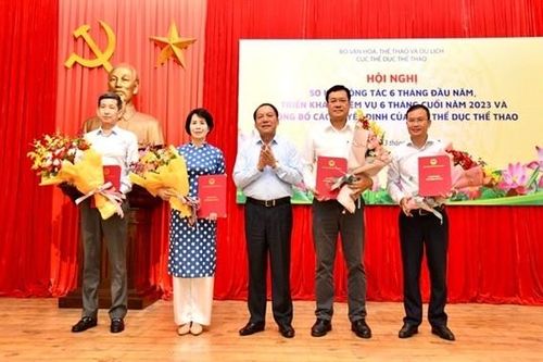Trao quyết định thành lập Cục TDTT, đồng thời bổ nhiệm Cục trưởng Cục TDTT đối với ông Đặng Hà Việt