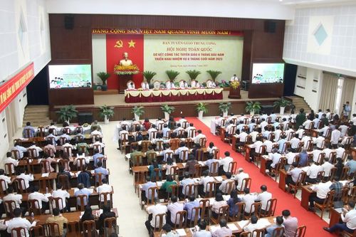 Tăng cường công tác bảo vệ nền tảng tư tưởng của Đảng, đấu tranh phản bác các quan điểm sai trái, thù địch