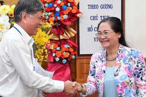 TPHCM tiếp tục xây dựng lộ trình tiến tới miễn học phí cho học sinh phổ thông