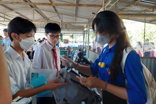 Bảo đảm quyền lợi đổi môn học lựa chọn