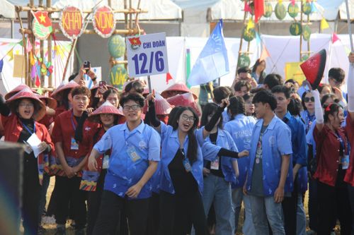 Nhà trường, thầy cô làm điểm tựa giải tỏa áp lực