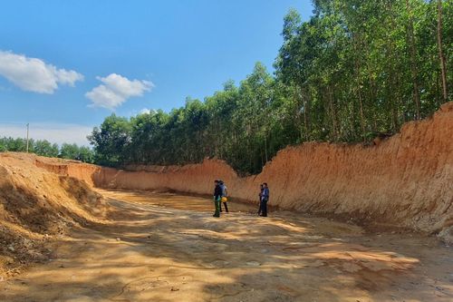Kiểm tra vụ 'khai thác đất chui' Báo GD&TĐ phản ánh ở Quảng Trị