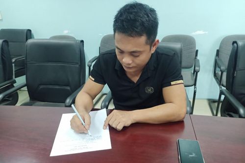 Vận động đối tượng truy nã đặc biệt ra đầu thú
