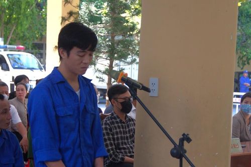 Mang súng nhựa đi cướp ngân hàng thanh niên lĩnh 20 năm tù
