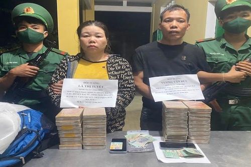 Khởi tố cặp đôi vận chuyển 34 bánh heroin qua biên giới