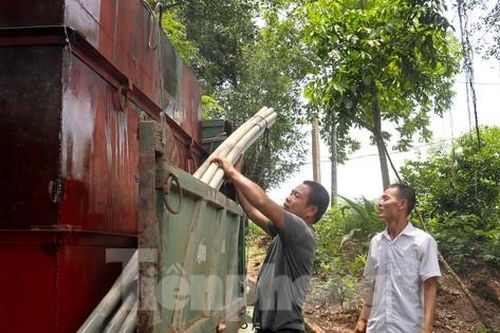 Nằm giữa hai công trình nước sạch lớn nhất miền Bắc, người dân vẫn thiếu nước sinh hoạt