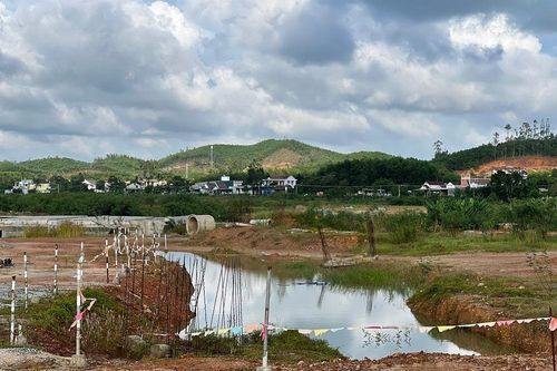 Luật chồng chéo khiến các dự án BĐS ở Quảng Ngãi gặp khó?