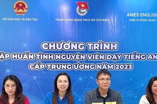 Hơn 200 tình nguyện viên tham gia khóa tập huấn dạy tiếng Anh cấp Trung ương