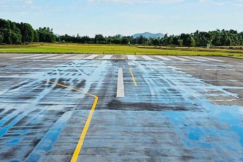 Sân bay Vinh hoạt động trở lại sau sự cố nứt đường băng